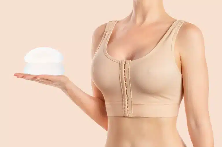 Brustvergrößerung mit Implantaten